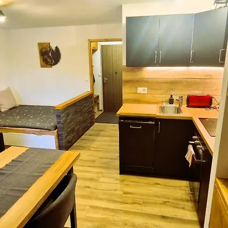 Apartment Cozy Retreat - Completely Renovated In A Perfect Location